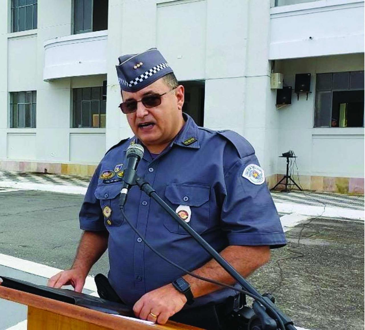 Novo comandante da Academia de Polícia Militar do Barro Branco preside sua primeira Revista Geral