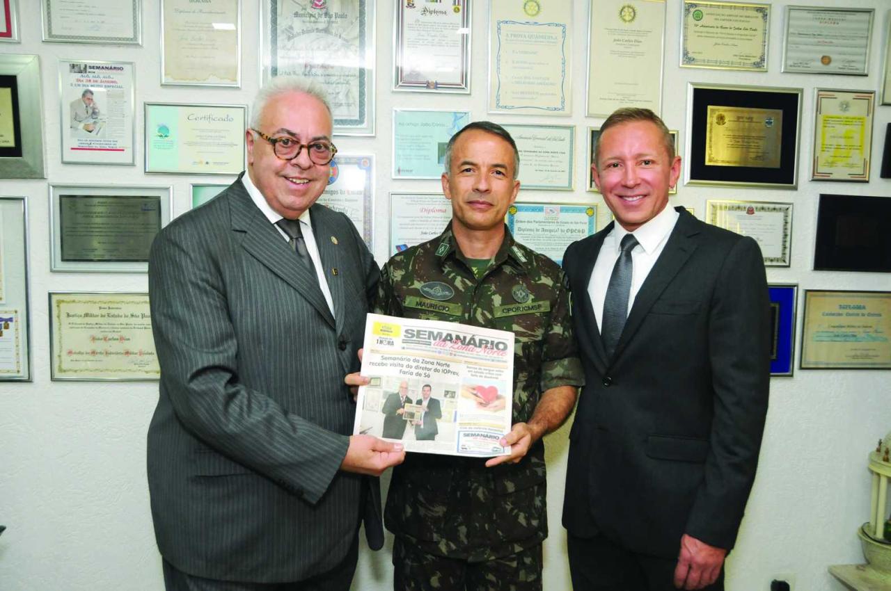 Novo comandante do Centro de Preparação de Oficiais da Reserva e Colégio Militar visita o jornal Semanário da Zona Norte