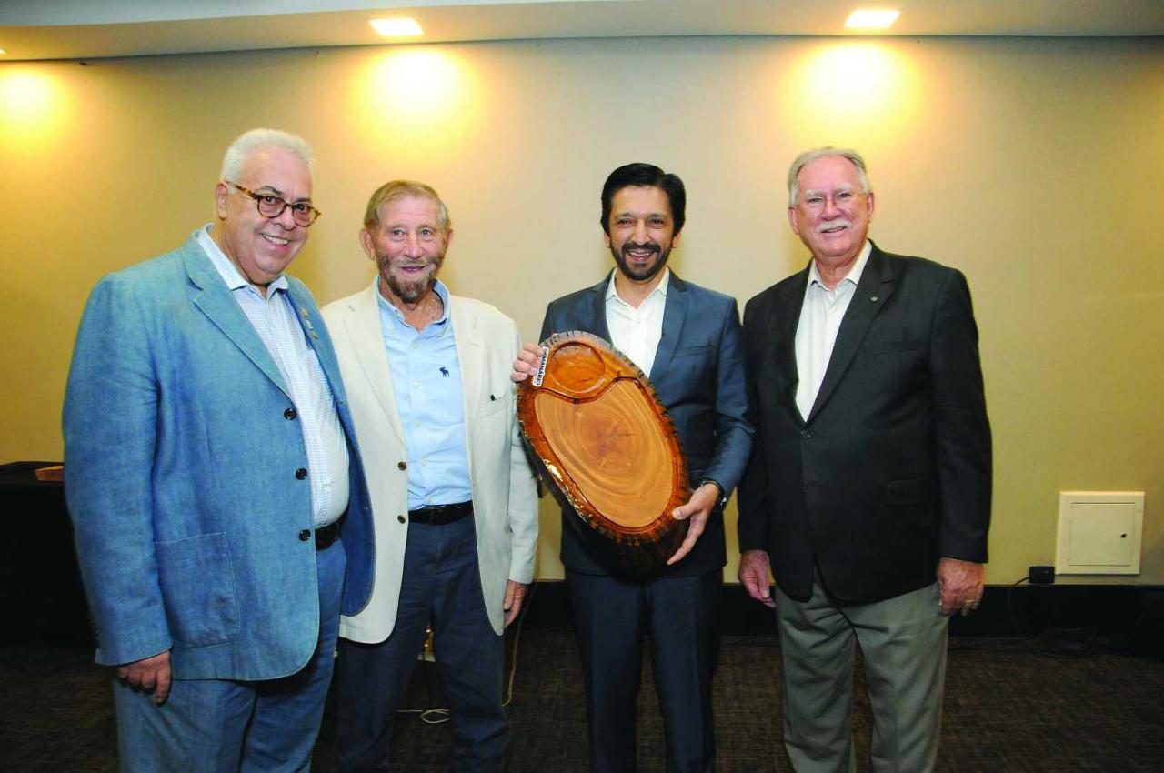 Semanário da Zona Norte promove jantar de confraternização com a presença do prefeito Ricardo Nunes