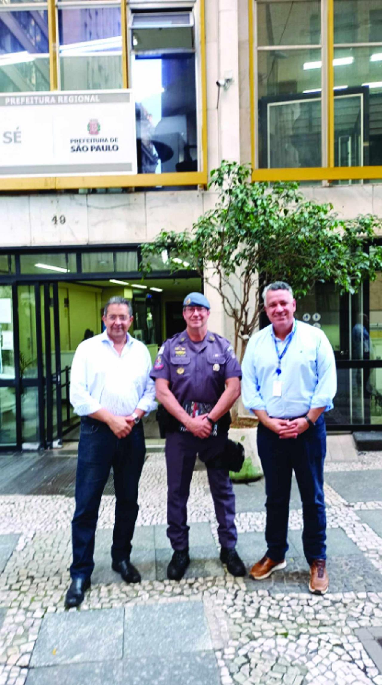 Comandante-geral da Policia Militar de São Paulo visita subprefeitura da Sé