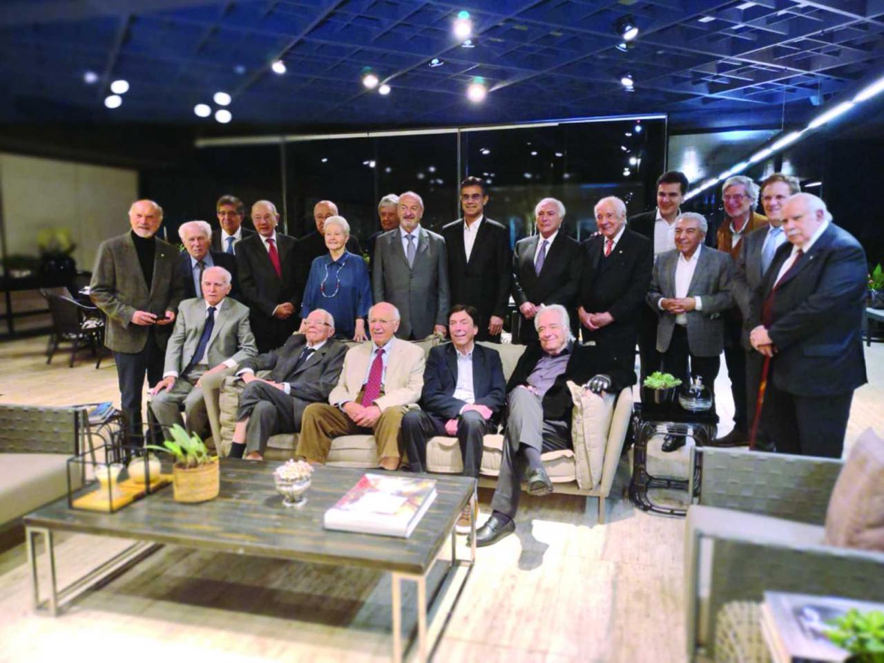 Governador homenageia a Academia Paulista de Letras