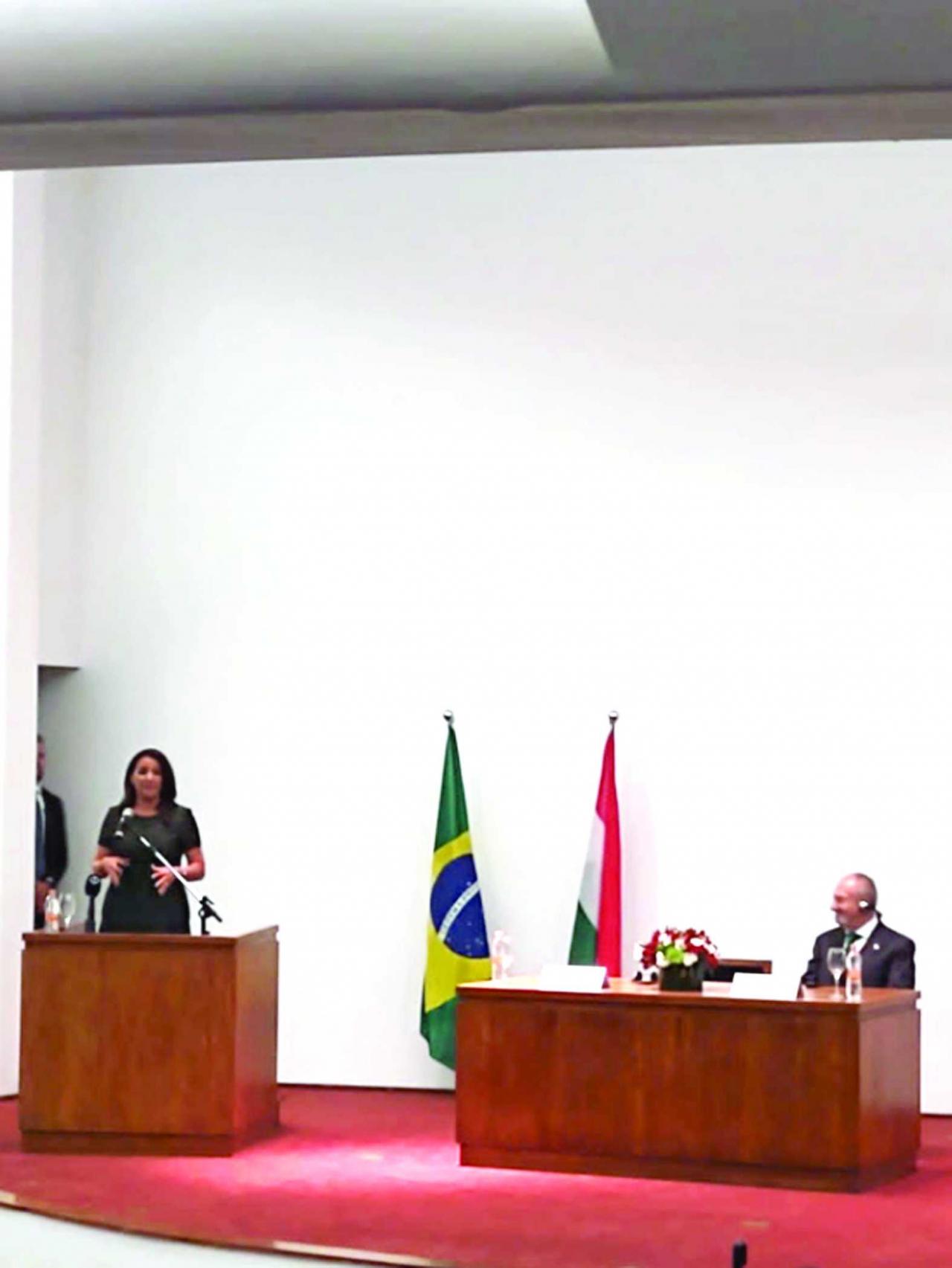 Presidente da Hungria visita a Academia Paulista de Letras