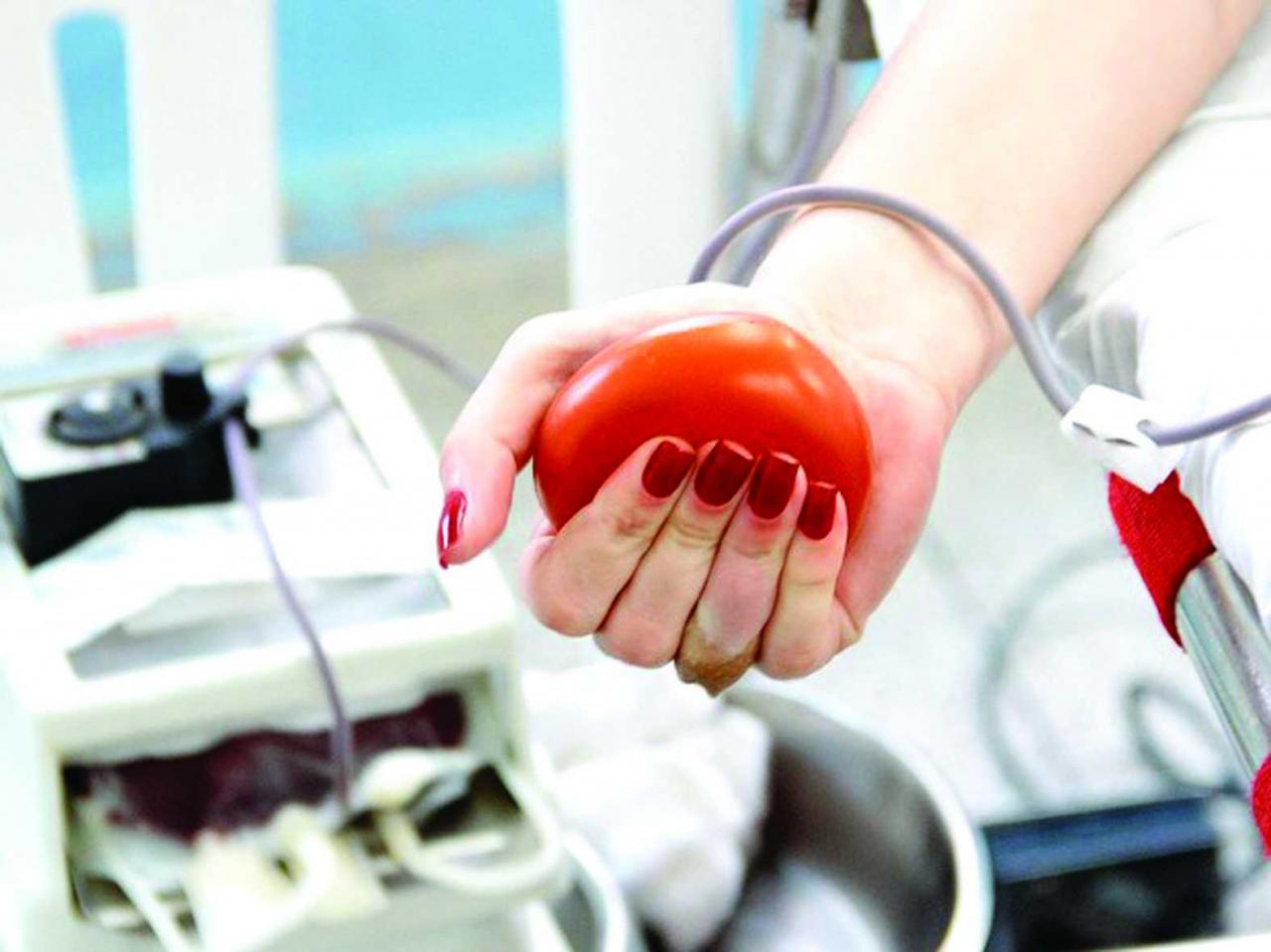 Falta de doadores voluntários deixa estoques  de sangue em estado crítico