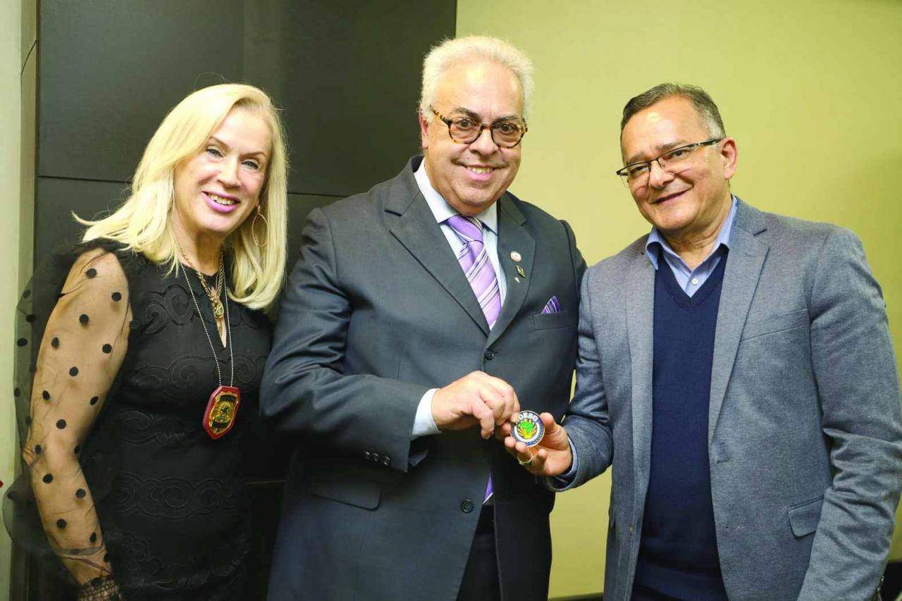 João Carlos Dias recebe homenagem da Marinha