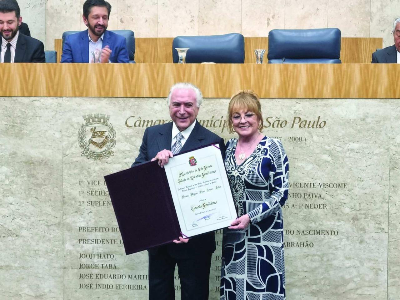 Vereadora Edir Sales homenageia Michel Temer com a entrega de Título de Cidadão Paulistano
