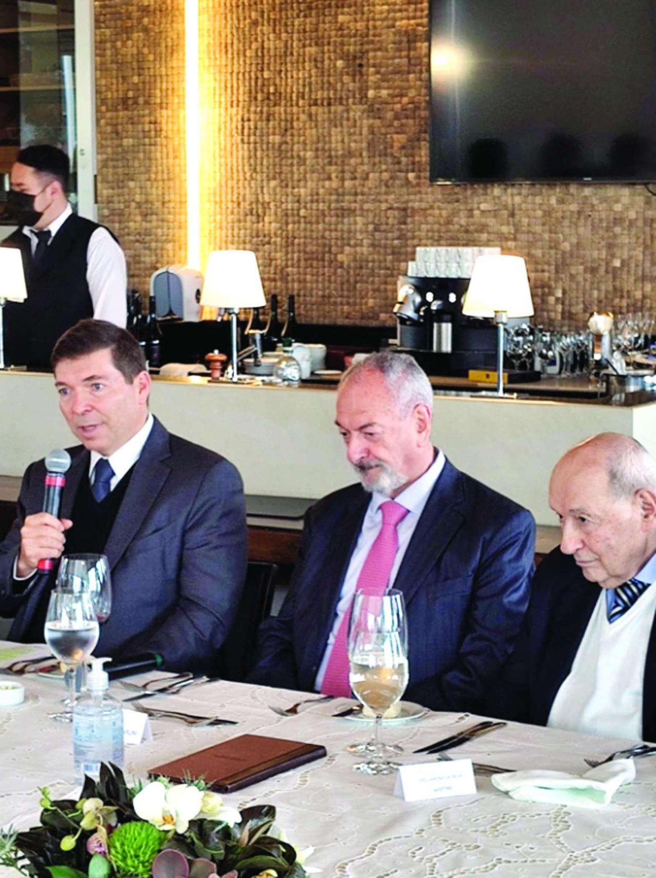 FIESP homenageia Academia Paulista de Letras