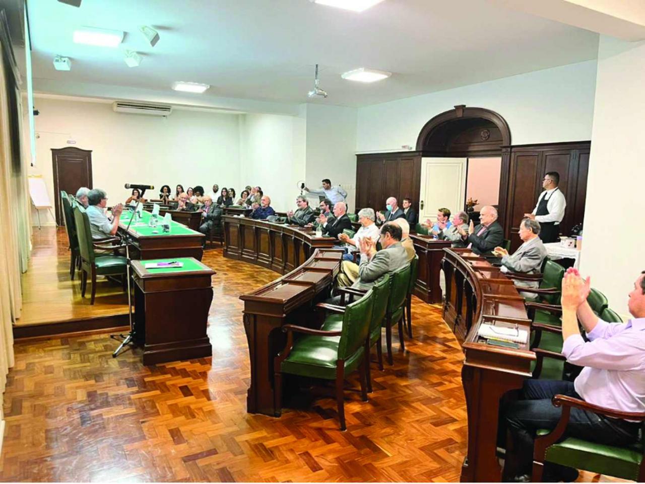 Centenário do historiador Hernâni Donato celebrado na Academia Paulista de Letras