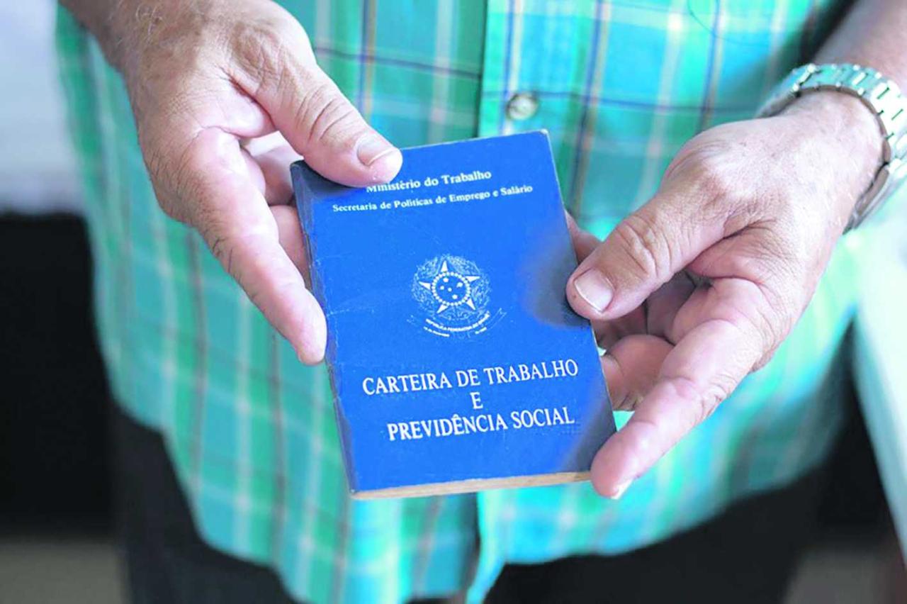 Após aprovação do Parlamento paulista, Executivo sanciona lei que amplia auxílio para desempregados
