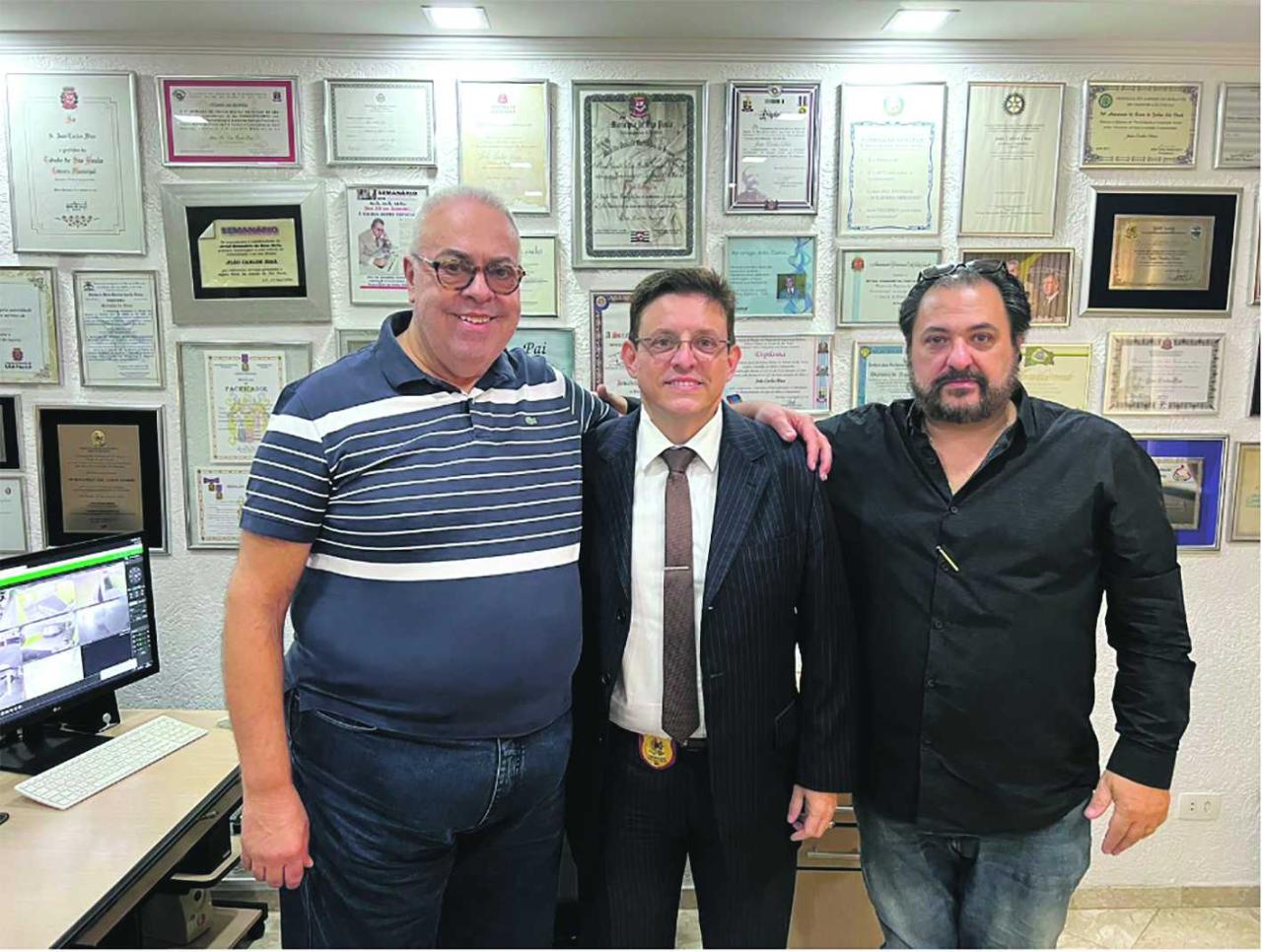 Semanário da Zona Norte recebe a visita do delegado titular do 49º Distrito Policial