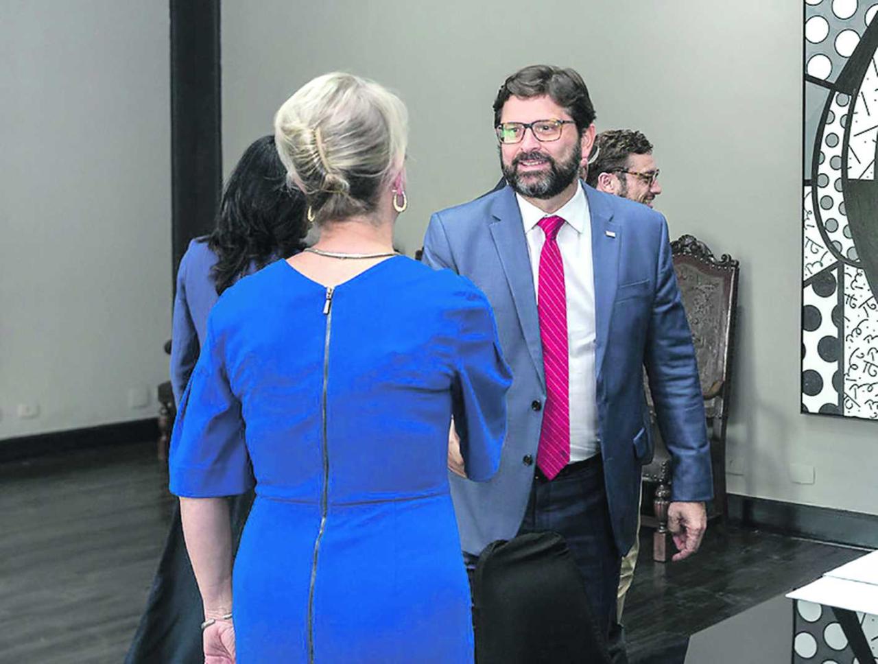 Em visita ao Governo do Estado de São Paulo, presidente do Rotary Internacional celebra os 100 anos da organização no Brasil