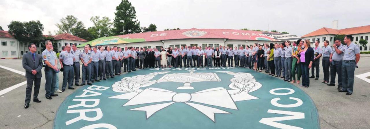 Academia de Polícia Militar do Barro Branco recebe 100 integrantes  da Turma Aspirantes 2001