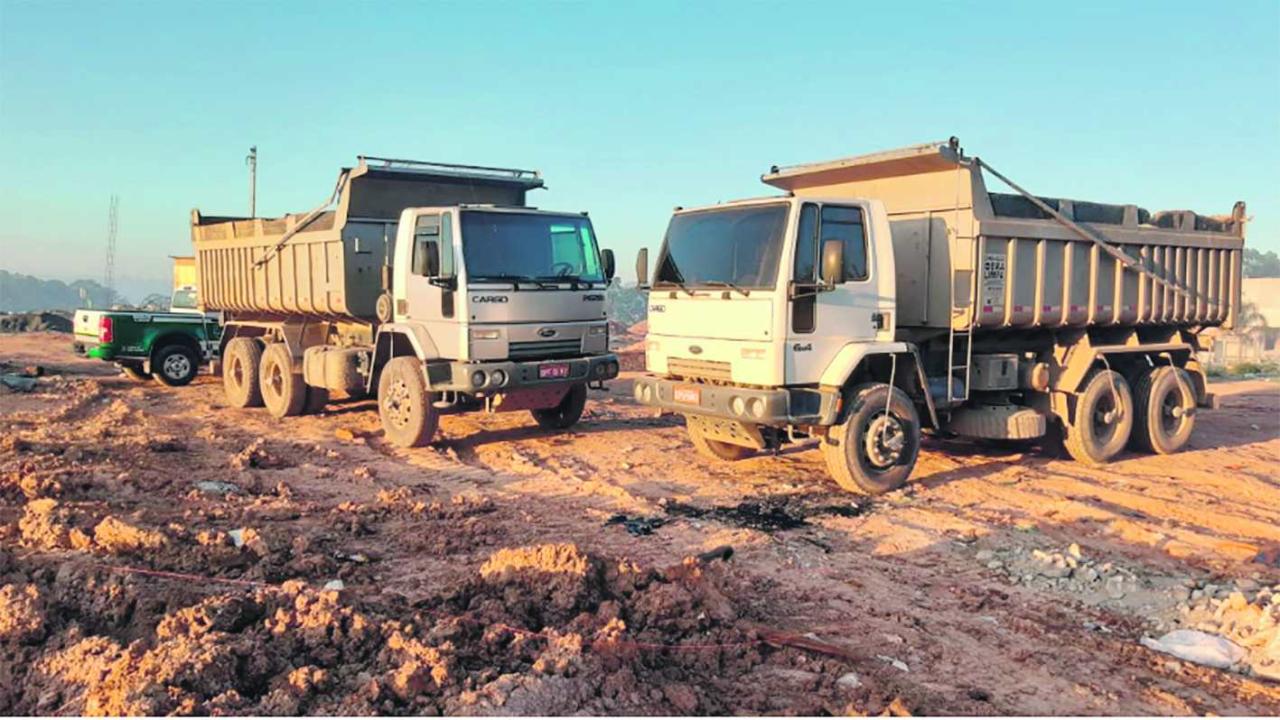 GCM flagra descarte irregular de resíduos sólidos em Itaquera.