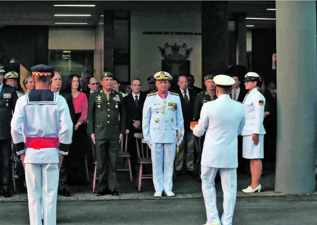 Vice-Almirante Guilherme da Silva Costa emite documento agradecendo período que esteve no comando do 8º Distrito Naval