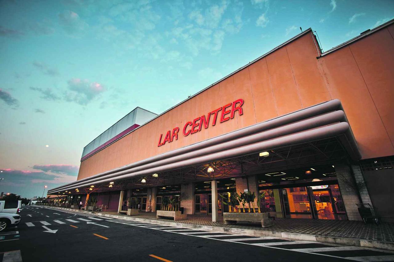 Lar Center primeiro shopping de decoração  da cidade celebra 36 anos