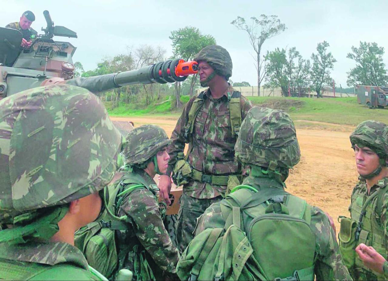 Cadetes da AMAN e Alunos do CPOR/SP realizam exercício integrado