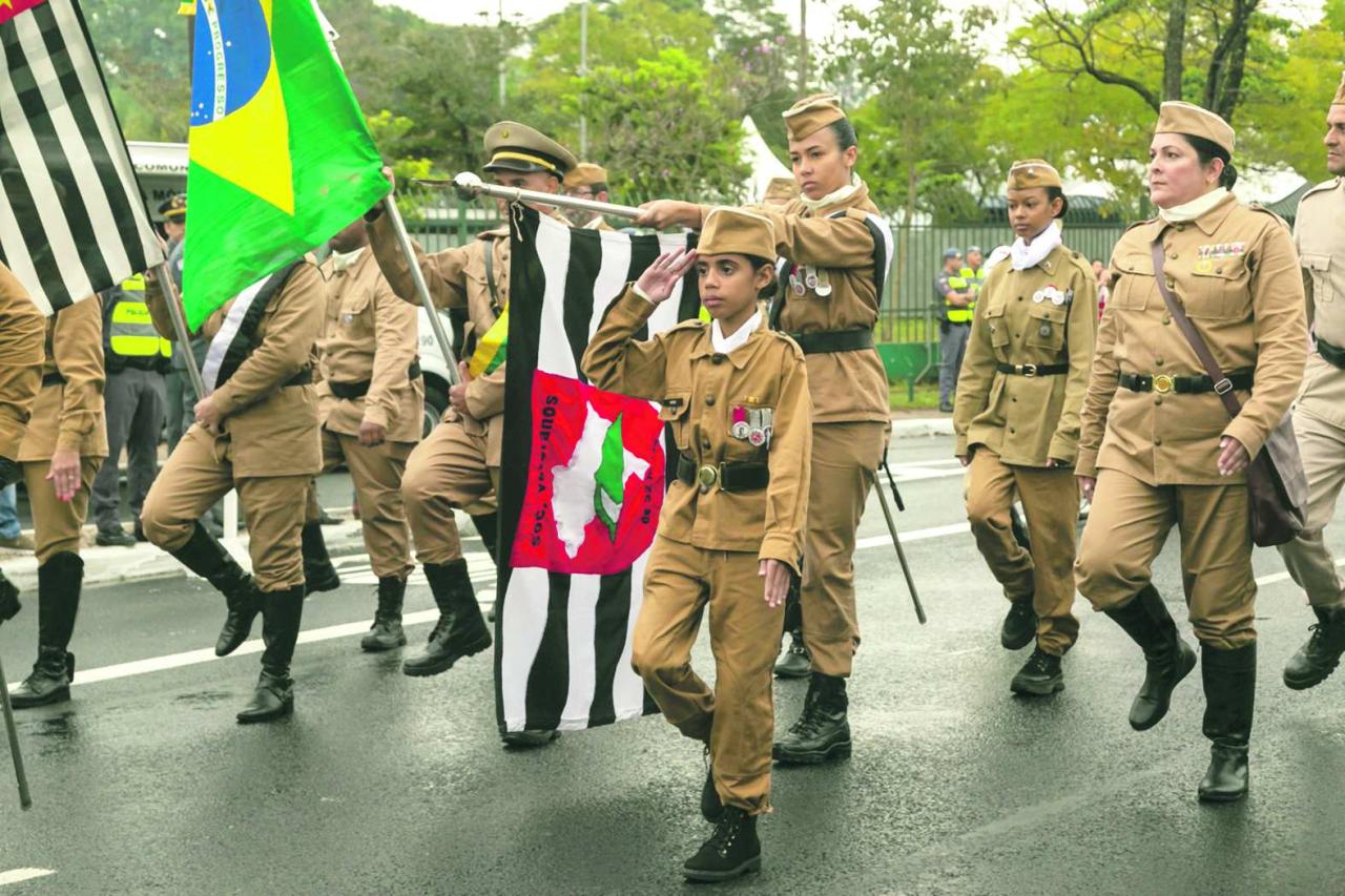 Desfile Cívico Militar comemora os 91 anos da Revolução Constitucionalista de 32