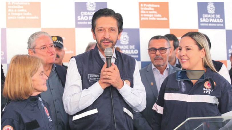 Prefeitura entrega 42 novas ambulâncias para o SAMU e anuncia contratação de 896 novos profissionais para o serviço