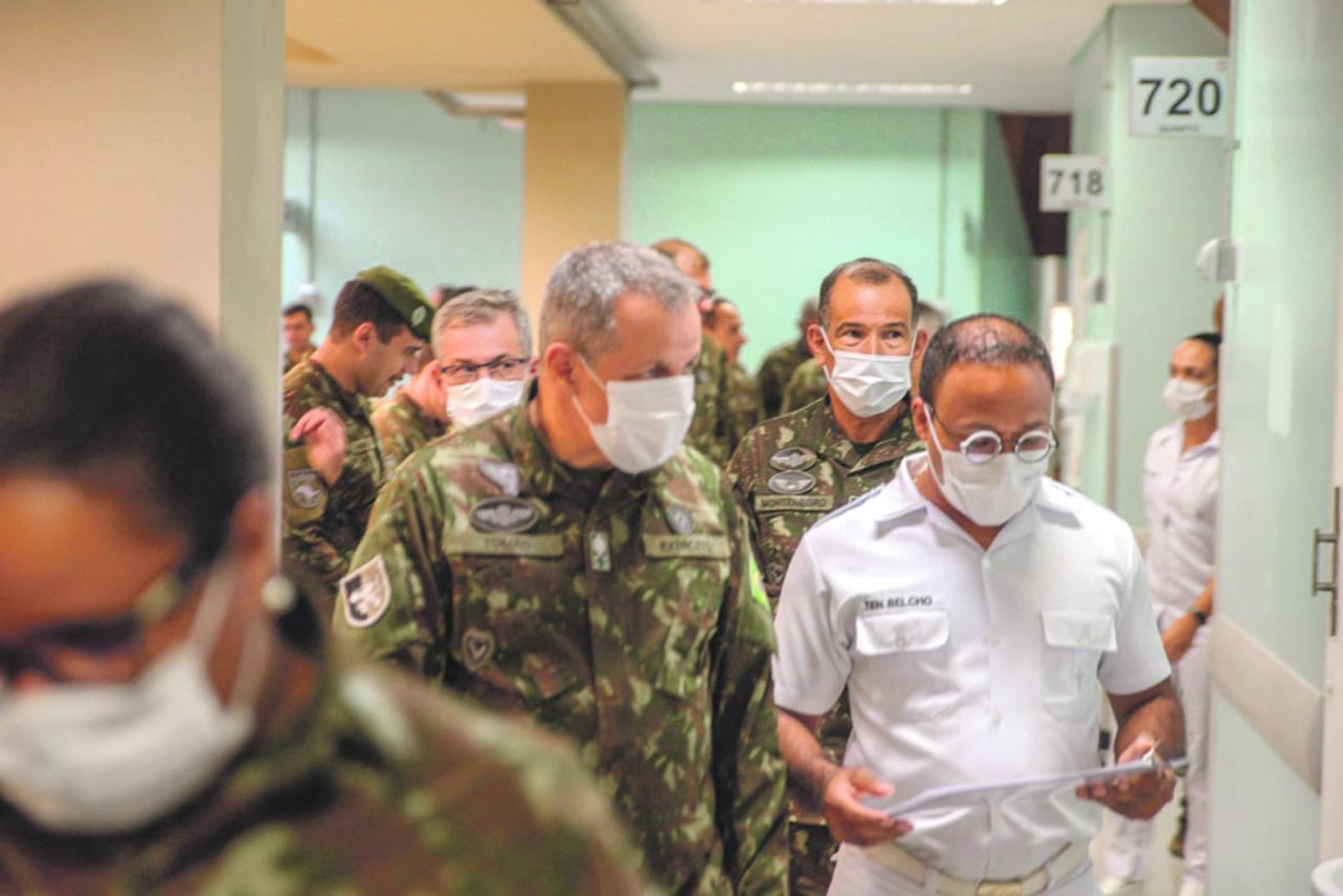 Comandante do Exército visita QG do CMSE