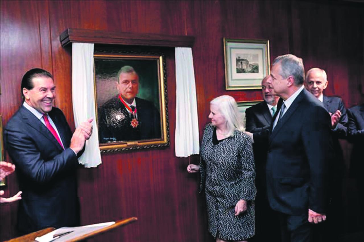 TRE-SP inaugura retrato do desembargador Waldir Sebastião de Nuevo Campos Júnior na galeria de presidentes
