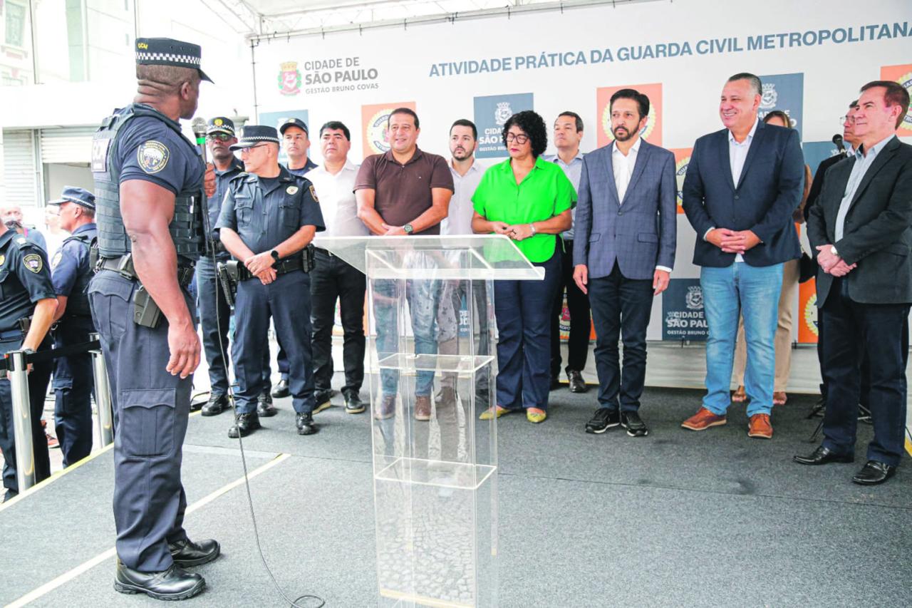 Prefeito acompanha treinamento dos 500 novos GCMs que vão trabalhar na região central