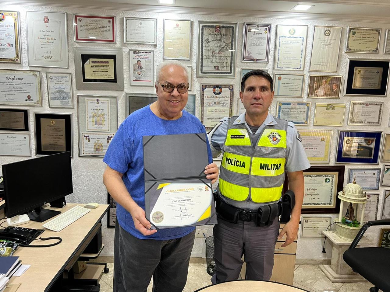 João Carlos Dias recebe homenagem do Comando de Policiamento de Trânsito da Capital