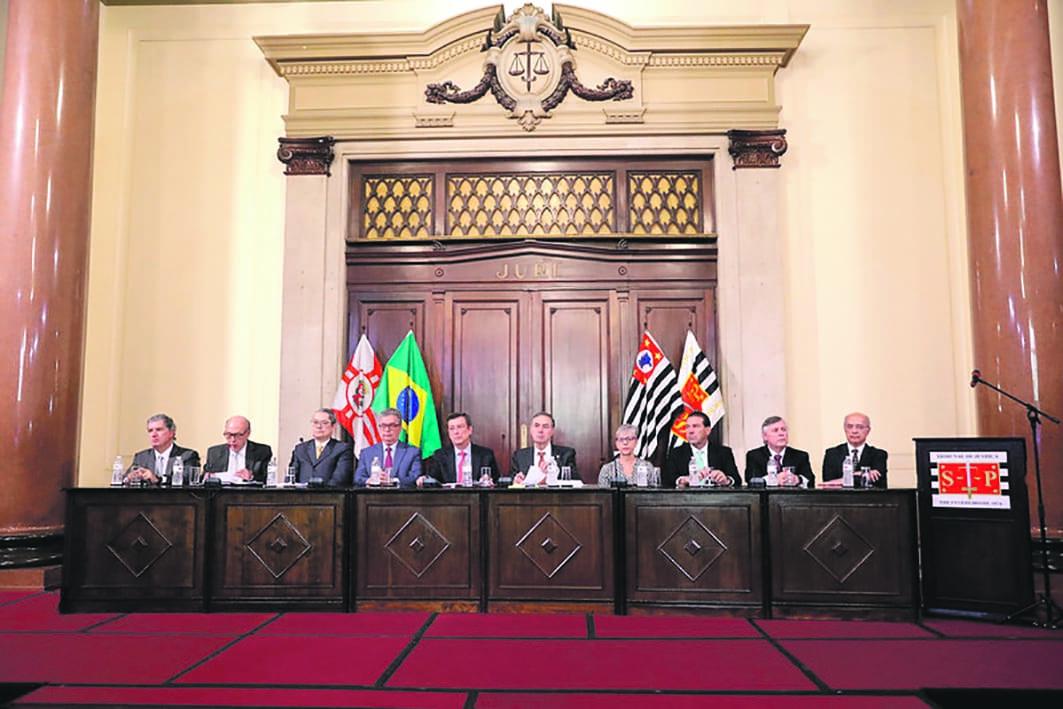 Outorga do Prêmio CNJ Memória do Poder Judiciário marca encerramento do IV Enam