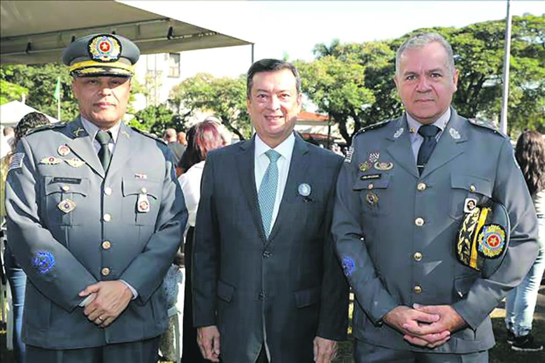 Presidente é homenageado pelo 4º Batalhão de Polícia Militar Metropolitano