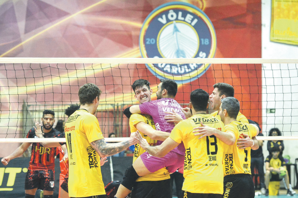 Vedacit Vôlei Guarulhos dá show e vence Santo André por 3 sets a 0