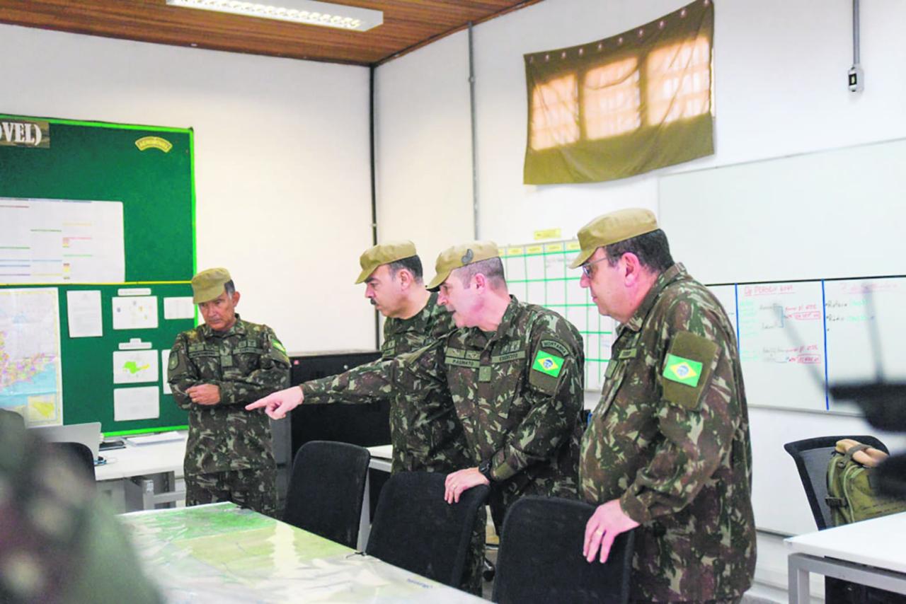Chefe do Estado-Maior do Exército conhece os projetos de transformação no CMSE