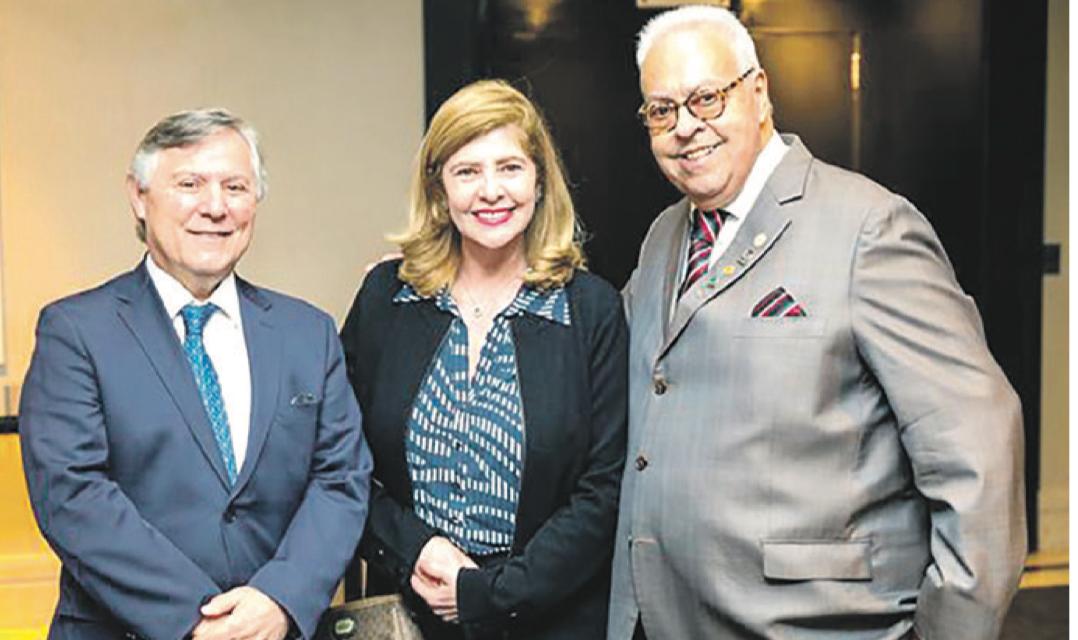 Vice-presidente do TJSP recebe homenagens em evento do Semanário da Zona Norte