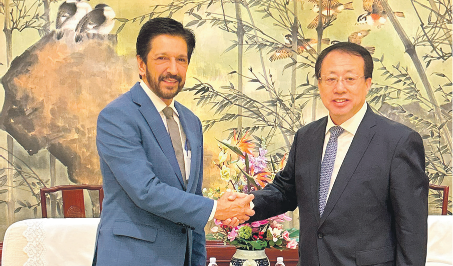 Prefeito Ricardo Nunes sela parcerias com Xangai