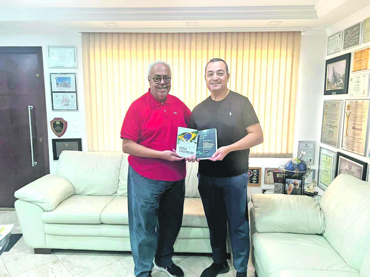 Semanário da Zona Norte recebe vista do coronel PM  Homero de Giorge Cerqueira