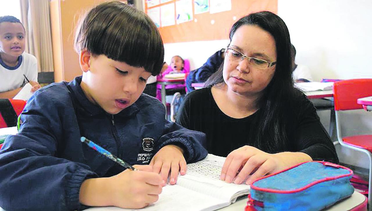 Prefeitura vai pagar R$ 206 milhões a 88 mil educadores e prêmio por desempenho pode chegar a R$ 8,7 mil