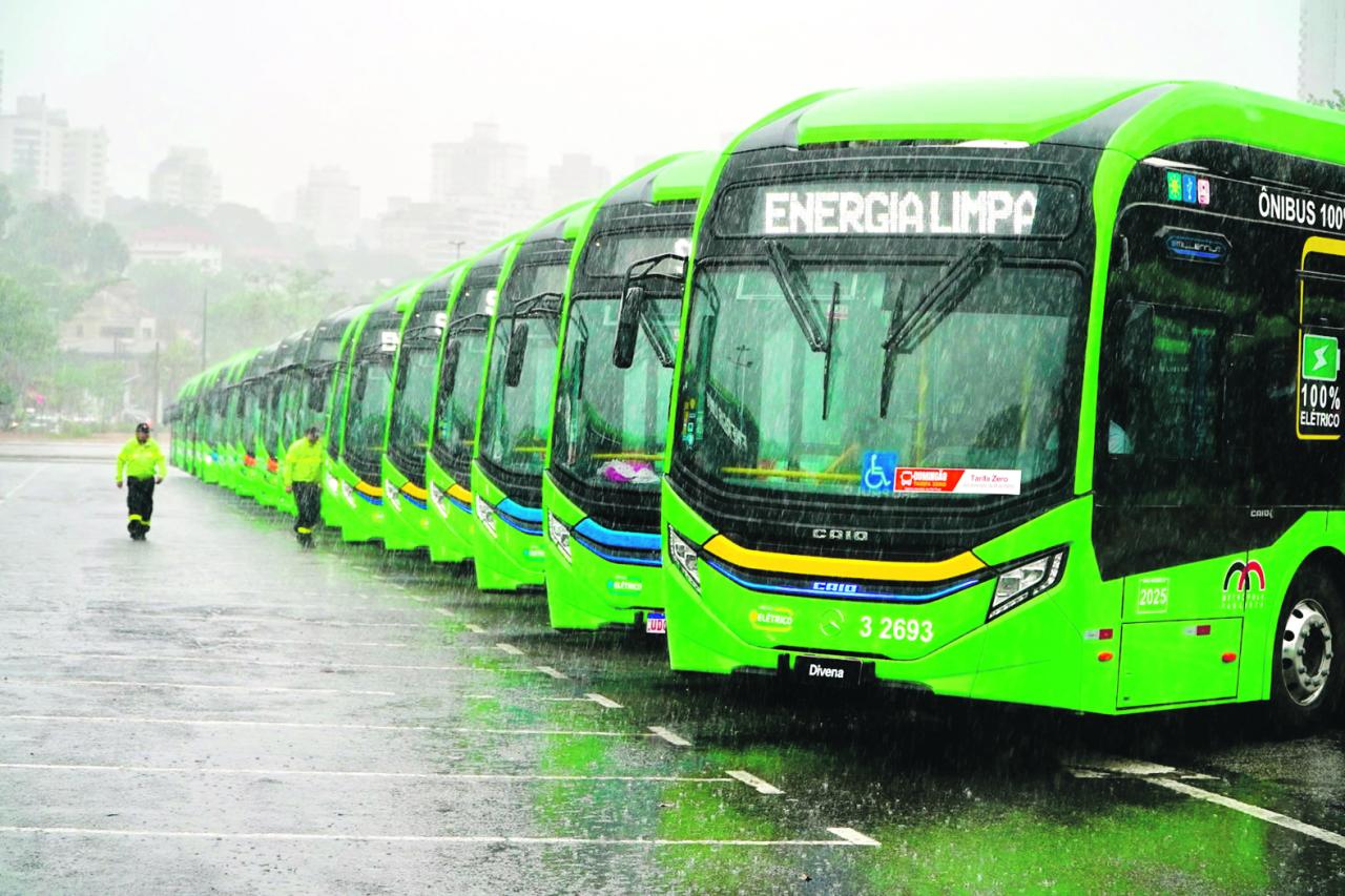 Prefeitura consolida maior frota de ônibus elétricos do Brasil com 120 novos veículos