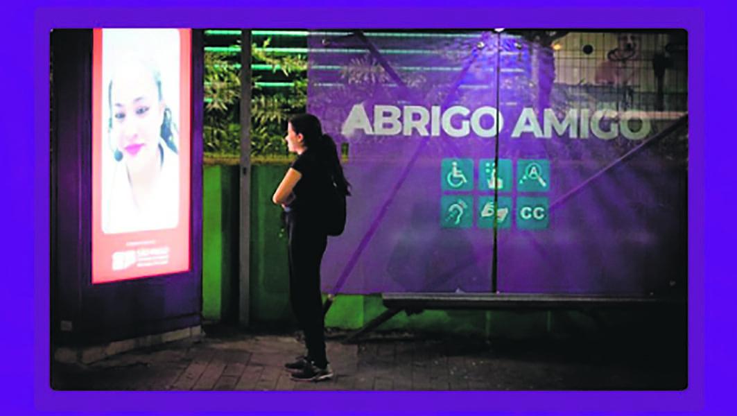 São Paulo amplia Programa Abrigo Amigo e chega a 200 pontos de ônibus equipados com tecnologia de acolhimento e segurança