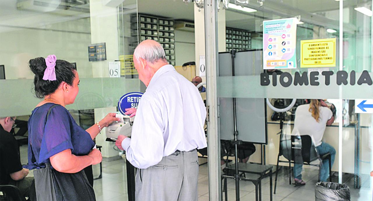 Dia Internacional do Idoso: mesários 60+ reforçam compromisso com a democracia