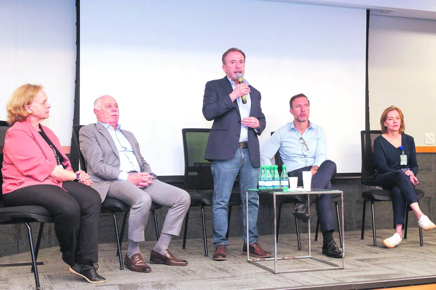 Seis hospitais municipais recebem certificado internacional pelo atendimento de excelência a pacientes com AVC