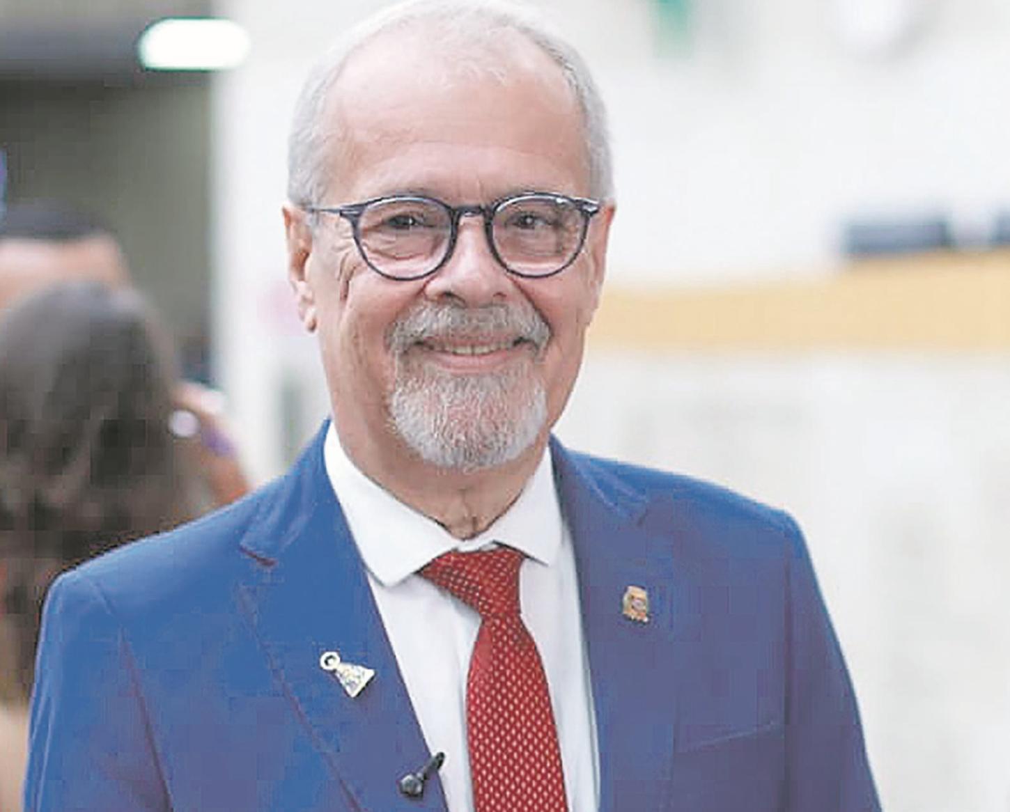 Vereador Ricardo Teixeira é reeleito presidente da Câmara de Vereadores