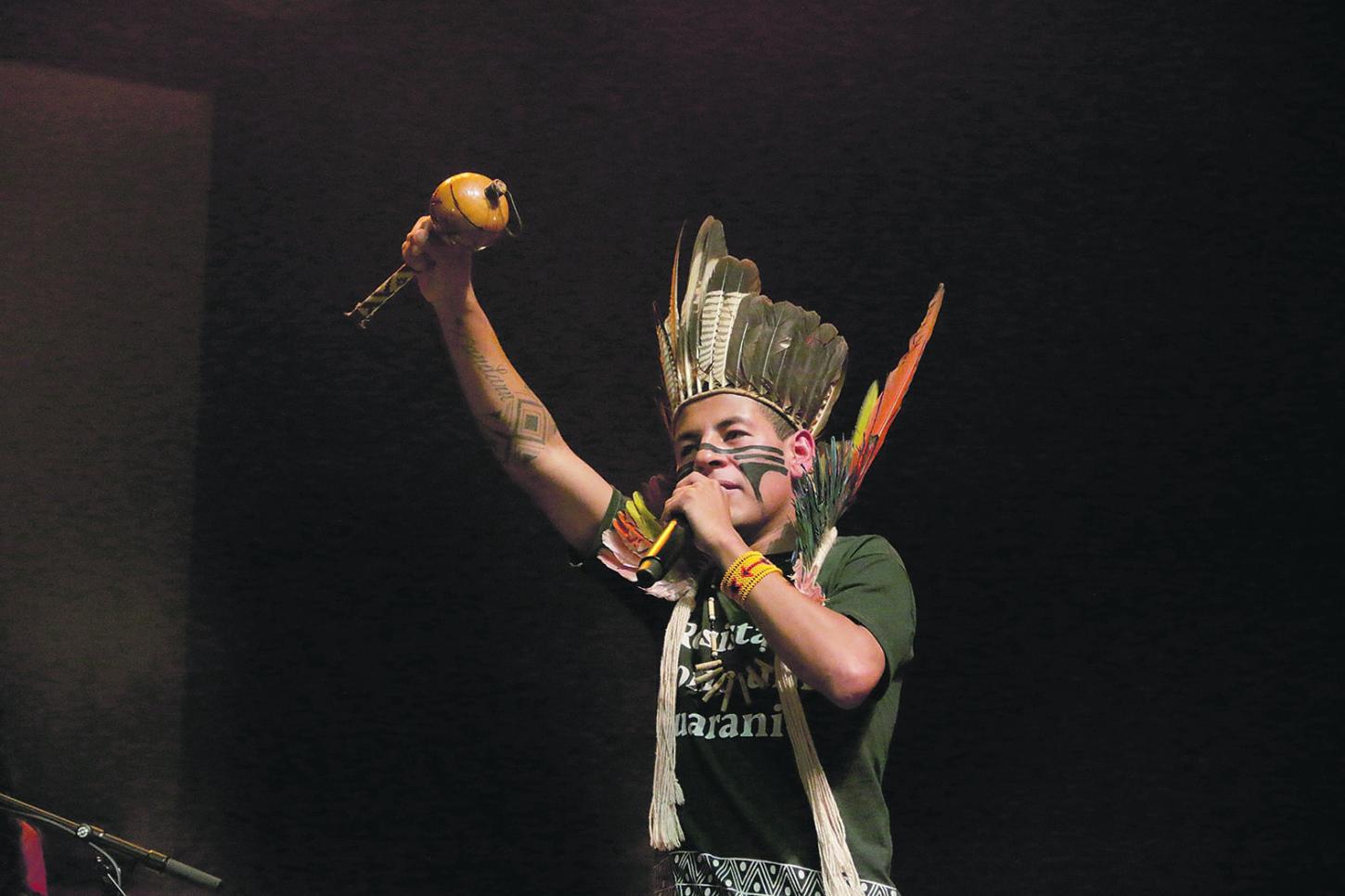 Sesc Santana recebe grupo de rap, Oz Guarani em atividade do projeto “Minha língua nasce quando eu falo e canto”