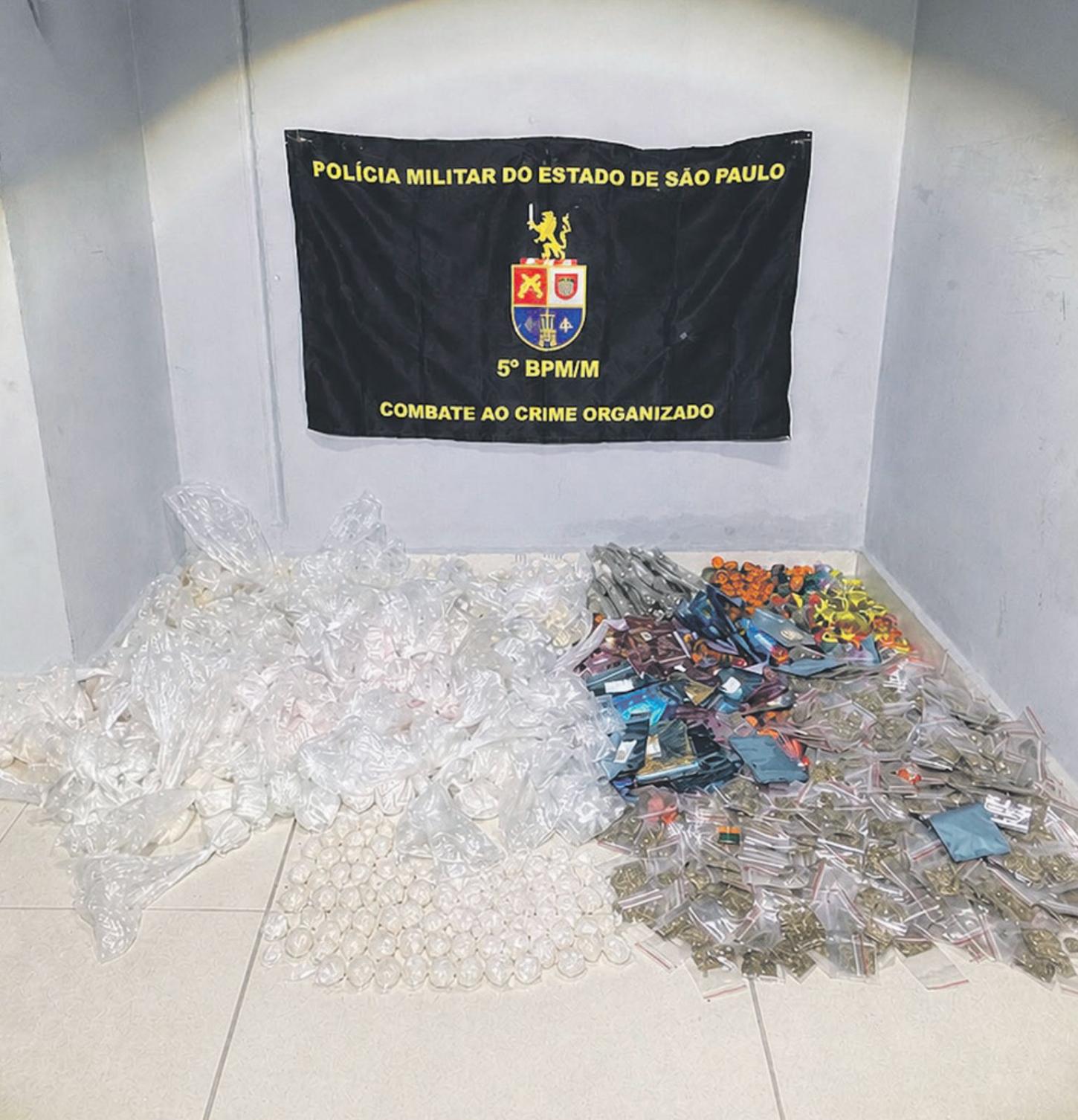 5º BPM/M DESARTICULA “CASA BOMBA” E APREENDE MAIS DE 14 KG DE DROGAS
