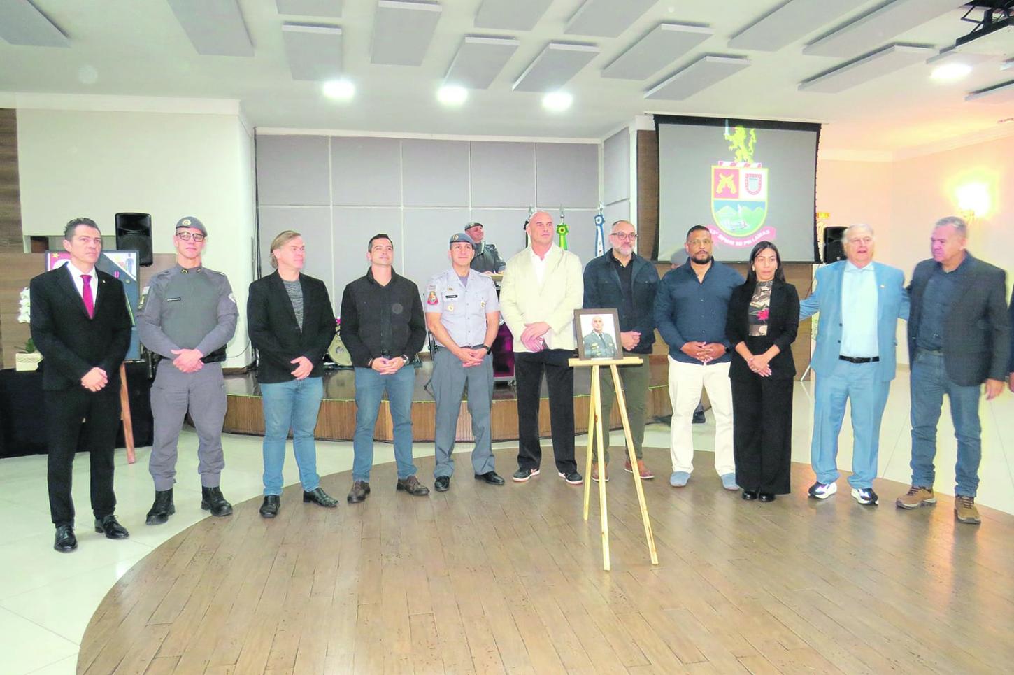 Solenidade de valorização policial militar e inauguração de retrato aconteceu no 43º BPM/M 