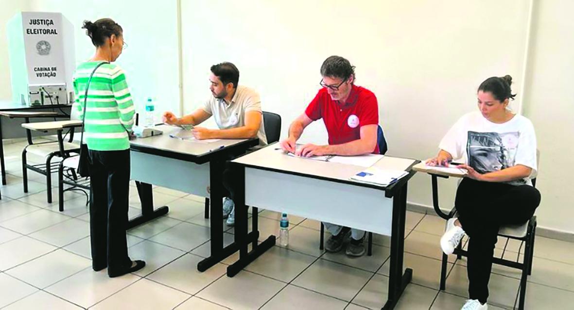 Justiça Eleitoral passa a usar WhatsApp para convocar mesários em SP