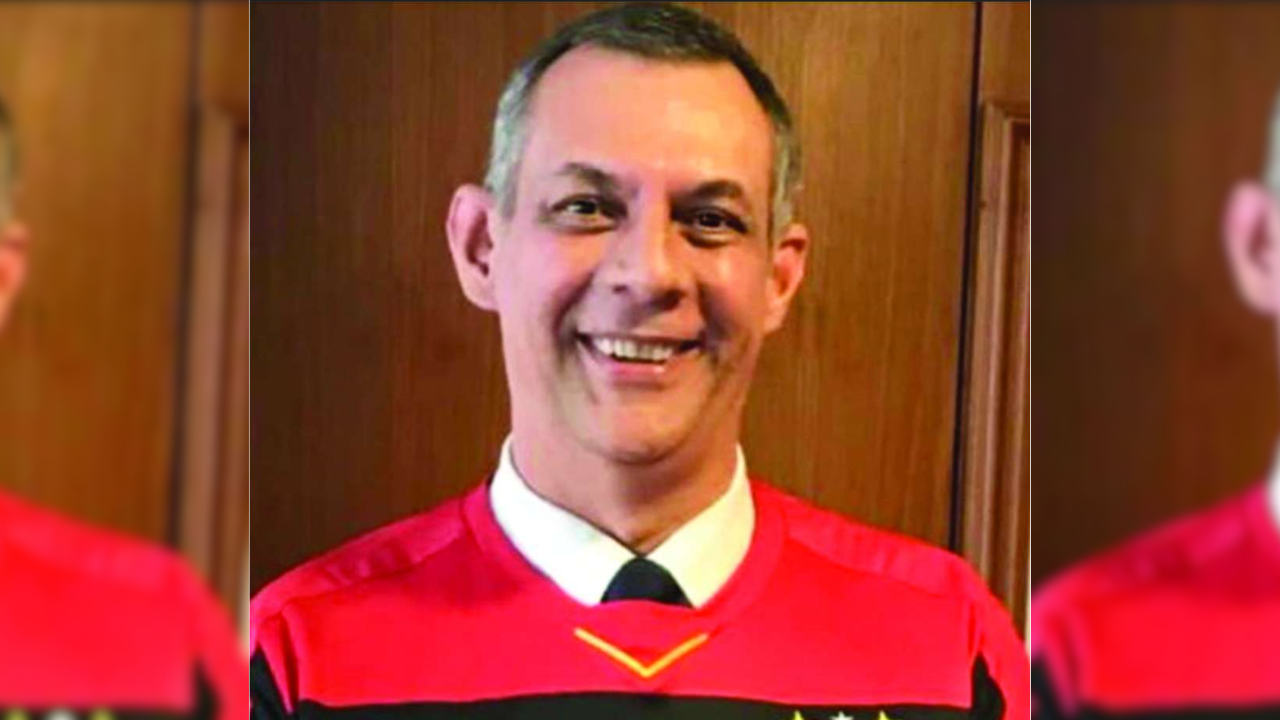 O cheiro da pólvora impregnado na farda