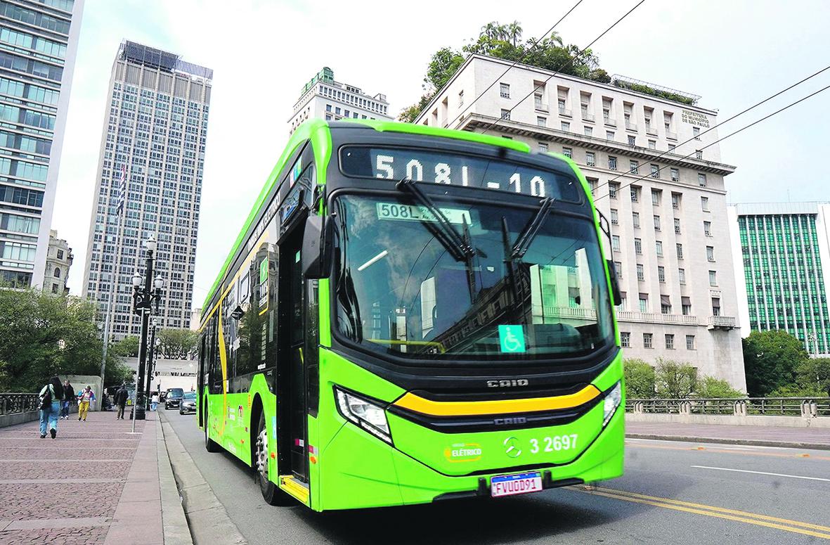 Prefeitura obtém crédito internacional de R$ 3,6 bilhões: mais de 1.100 novos ônibus elétricos e reestruturação da rede hospitalar