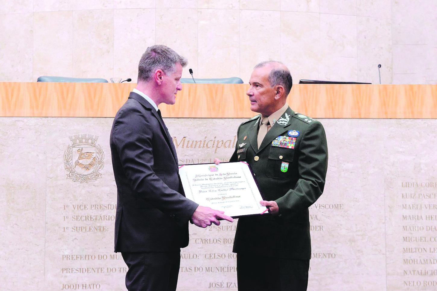 Câmara concede Título de Cidadão Paulistano ao general de exército Pedro Celso Coelho Montenegro