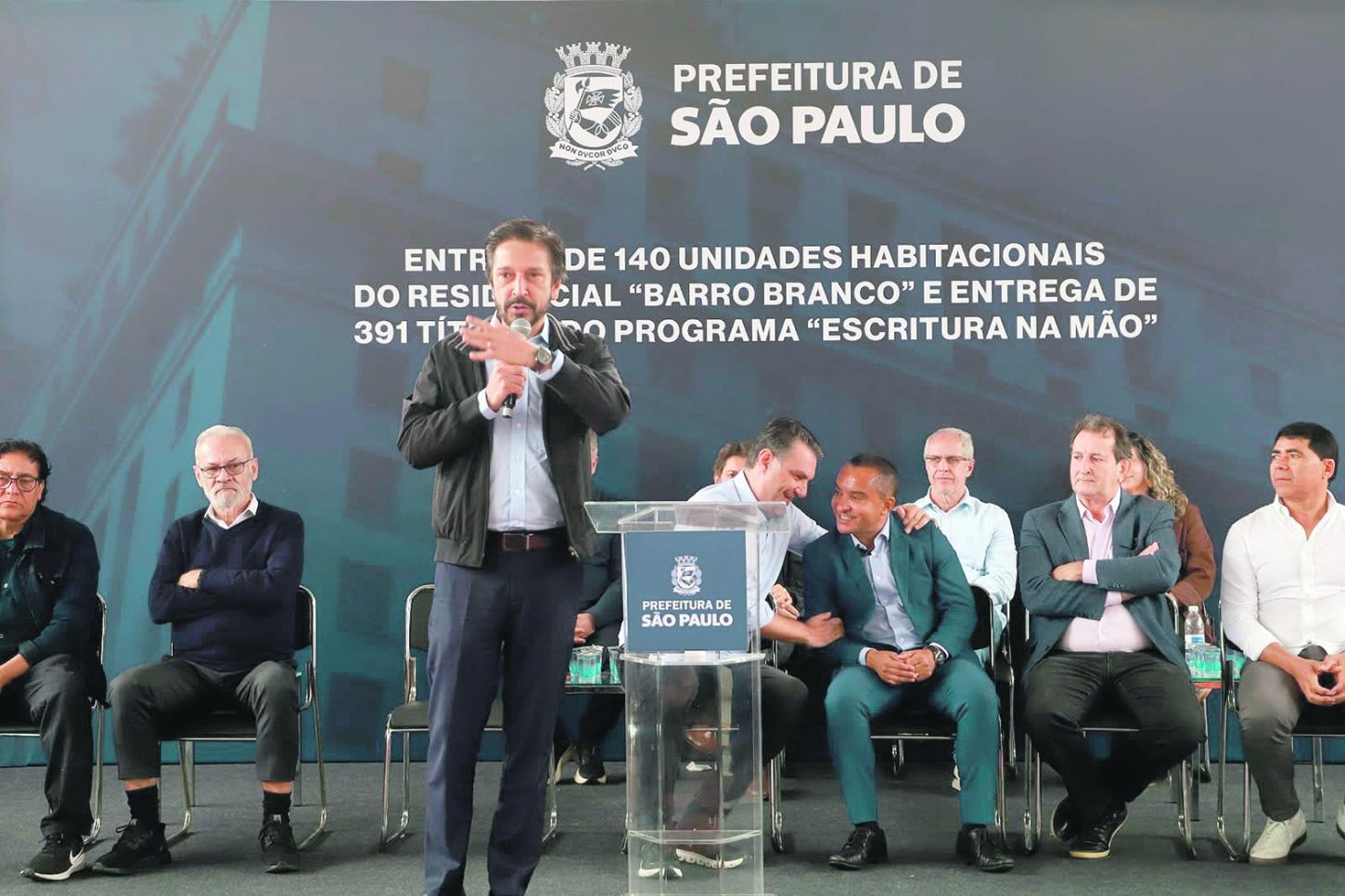 Ricardo Nunes amplia política habitacional e beneficia 531 famílias com moradias e escrituras em Cidade Tiradentes