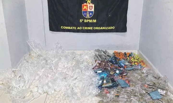 5º BPM/M DESARTICULA “CASA BOMBA” E APREENDE MAIS DE 14 KG DE DROGAS