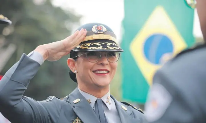 Coronel Glauce toma posse como primeira mulher no comando da Polícia Militar de SP