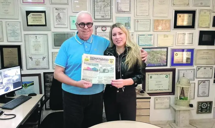 Diretor do Semanário da Zona Norte, João Carlos, recebe a visita de Susanna do Val Moore 