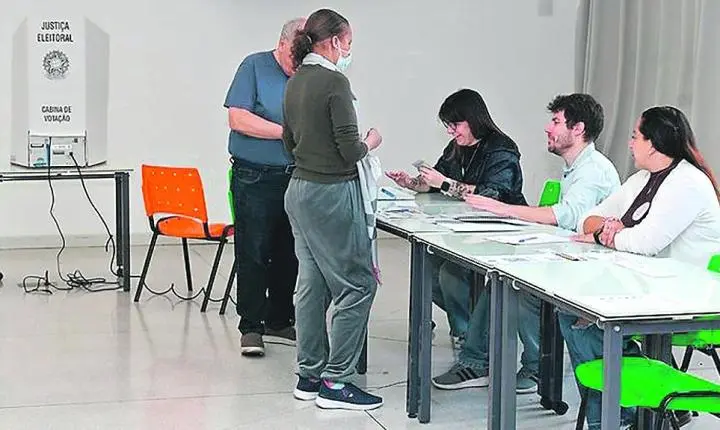 Eleitorado paulista levou em média um minuto para votar na urna no 1º turno das Eleições 2026